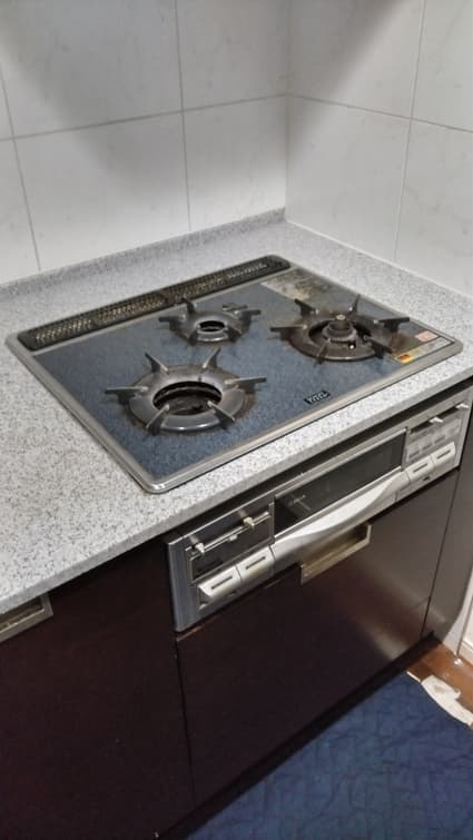 東京都杉並区でのRHS71W32L23RASTWへの交換工事前の状態（杉並店）