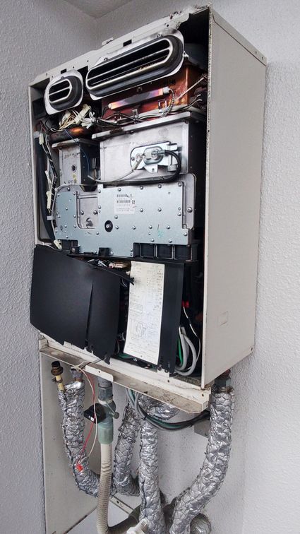 福岡県福岡市城南区でのGTH-C2459SAWD-1 BLへの交換工事前の状態（早良店）