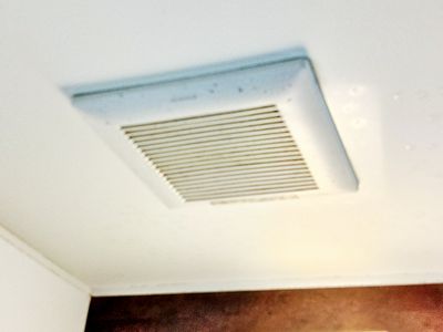 愛知県さいたま市西区でのBS-161H-2への交換工事前の状態（川越店）