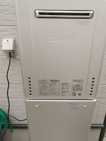 交換取替工事事例【配管カバー〈給湯器〉】85/381ページ|大問屋 交換取替工事事例【配管カバー〈給湯器〉】85/381ページ|大問屋